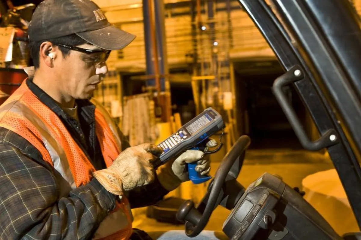 Der CK71 von Intermec im Einsatz im Lager