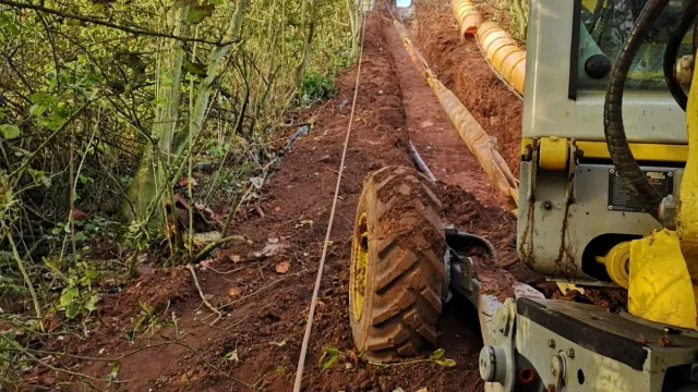 Bild: Neues Stromkabel am Steilhang: "Norddeutsche Bergexperten" bauen für HanseWerk Tochter SH Netz auf Helgoland