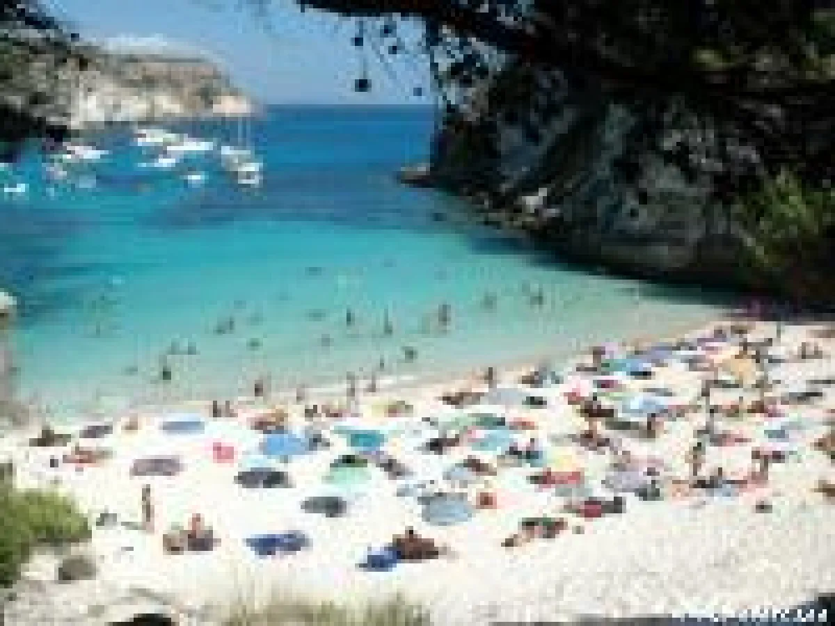 Cala Macarelleta - eine beliebte Bucht