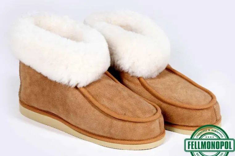 Bild: Schuhe mit Lammfell und Lammfellpantoffeln