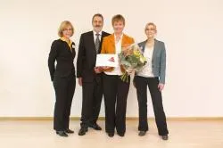 2 Preisträgerinnen im Wettbewerb „AkademischeAbschlussArbeiten“ Bild: 2 Preisträgerinnen im Wettbewerb „AkademischeAbschlussArbeiten“