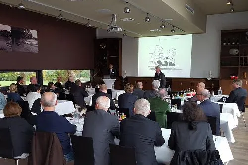 Bild: Erfolgreiches Herbstsymposium der HC&S AG: 'Der Chefarzt im Spannungsfeld Medizin, Ökonomie und Recht'