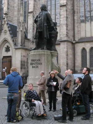 Barrieren für die Leipziger Notenspur beseitigen - Mit Rollifahrern unterwegs Bild: Barrieren für die Leipziger Notenspur beseitigen - Mit Rollifahrern unterwegs