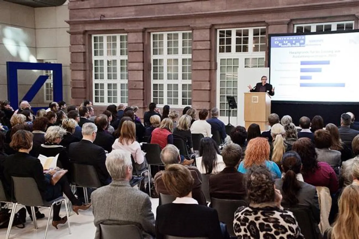 Experten diskutieren über die Rolle der Eltern bei der Berufswahl ihrer Kinder
