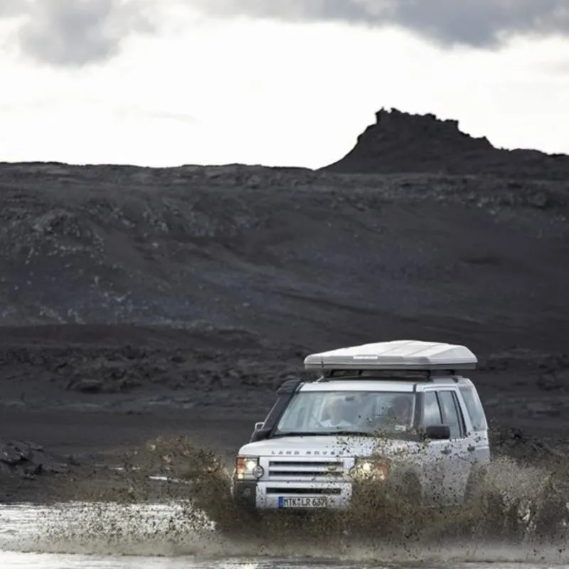 Mit einem Land Rover sind fast alle Orte auf Island komfortabel zu erreichen.