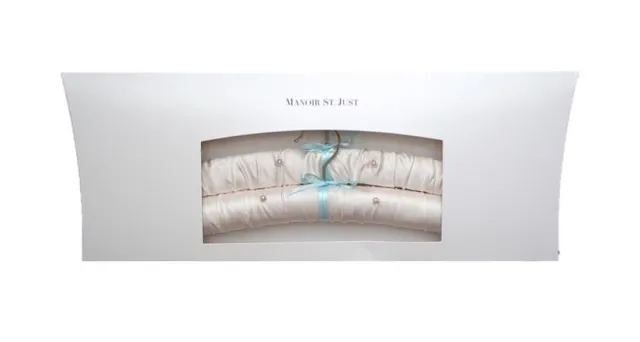 Bild: French chic für eine unvergessliche Hochzeit - Celebration hangers by Manoir St. Just®