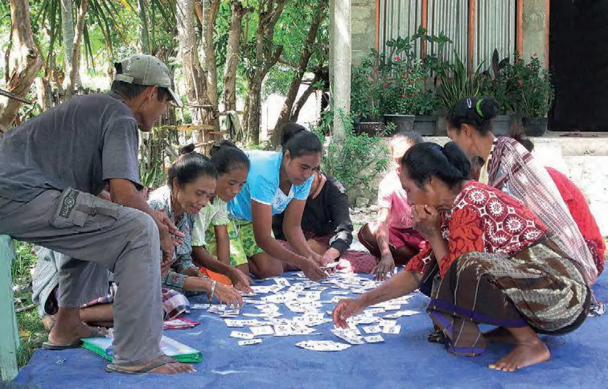 Leselerngruppe in Indonesien (Foto: Weltbibelhilfe)
