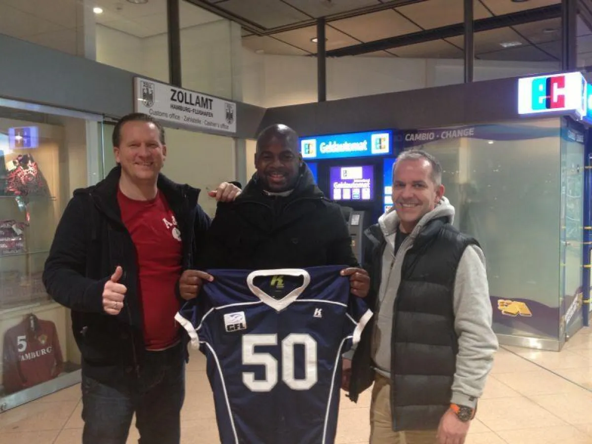 Emfang von Antonio Lowery am Hamburger Flughafen