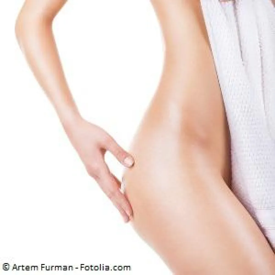 Schöne glatte Haut ohne Steifen – die S-thetic Lounges Köln und Düsseldorf können helfen - © Artem F