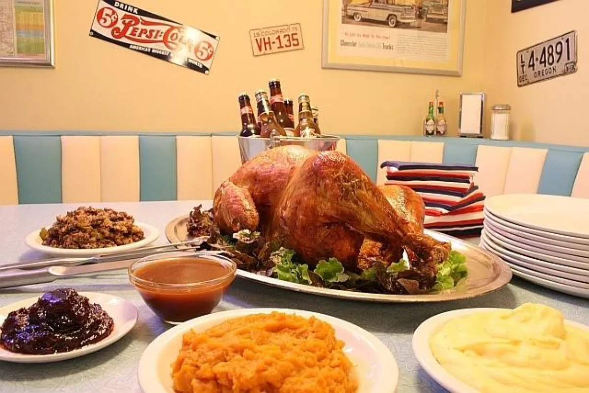 Die Cranberry ist einer der Beilagen eines authentischen Thanksgiving Truthahn Menüs