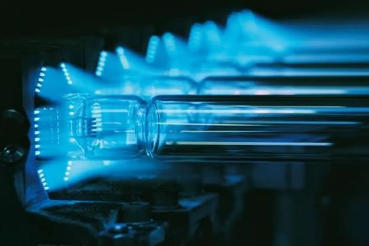 Neue Hochleistungs-Amalgam-Lampen sind langlebig und zerstören Krankheitskeime im Trinkwasser ohne Chemikalien.