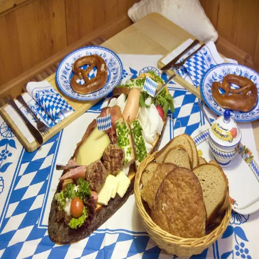 Bild: Bayrische Gemütlichkeit per Mausklick – Oktoberfest-Dekorationen bei Tafeldeko.de