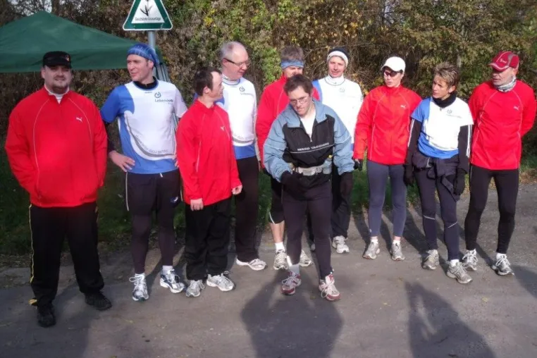 Bild: Eine irre Idee nimmt ihren Lauf: der 160-km-DownSyndrom-Mauerlauf am 21.03.2010 in Berlin