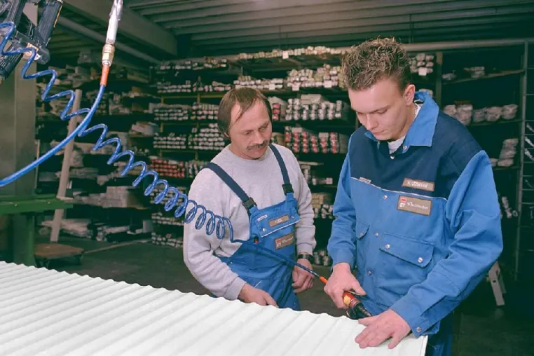 Ausbildung zum Rollladen- und Sonnenschutzmechatroniker – planen, bauen, kreativ sein Bild: Ausbildung zum Rollladen- und Sonnenschutzmechatroniker – planen, bauen, kreativ sein