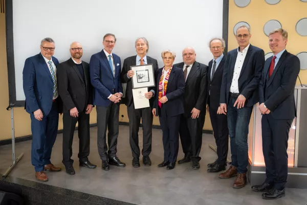 Bild: Umbruch, Aufbruch und Durchbruch: Leibniz-IZW verabschiedet langjährigen Direktor Prof. Heribert Hofer