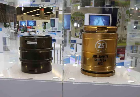 Bild: KEG seit 39 Jahren im Einsatz - SCHÄFER Container Systems kürt ältestes genutztes SCHÄFER Bierfass