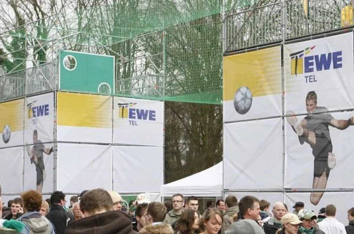 Maximale Aufmerksamkeit: Der EWE TEL Kicktower