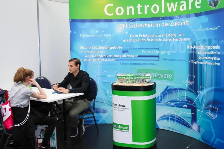 Bild: Individuelle Beratung zum Einstieg in die IT: Controlware auf der vocatium Rhein-Main 2019 in Offenbach