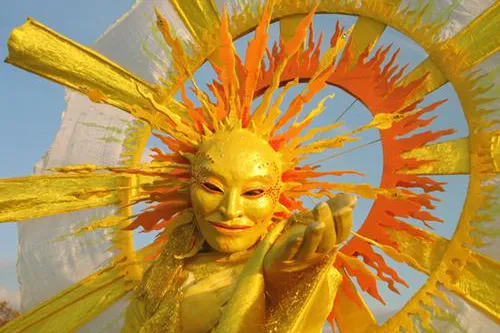 Bild: Magische Bodenfiguren: Phantasievolle Wesen als faszinierender Walk-Act