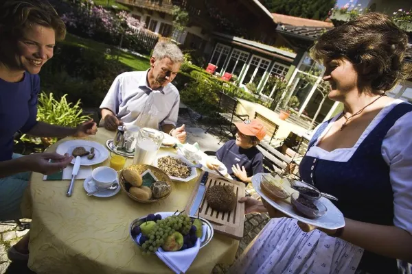 Bild: Alpine Gastgeber – 450 Gipfel der Herzlichkeit