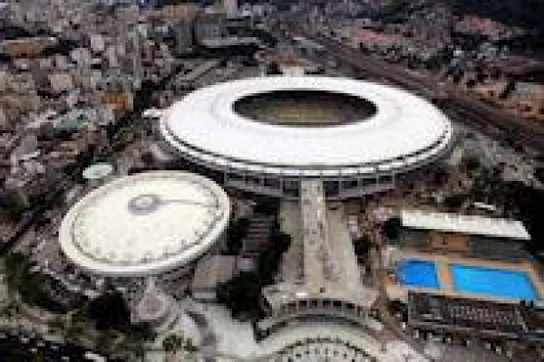 Bild: Hightex hat Seiltragwerk und Dachstruktur des Maracanã-Stadions in Rio de Janeiro plangemäß installiert