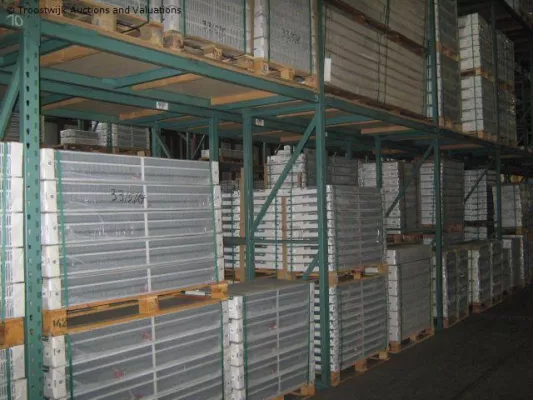 Bild: Versteigerung von Lager- und Fördertechnik