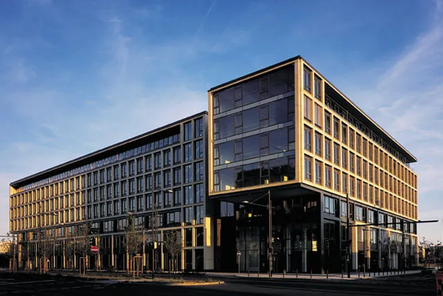 Bild: Neuer Mieter im AlphaHaus: Dauphin HumanDesign Group GmbH & Co. KG