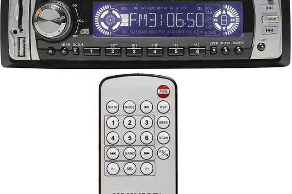 Bild: Autoradio mit USB-Anschluß und SD-Karten Slot
