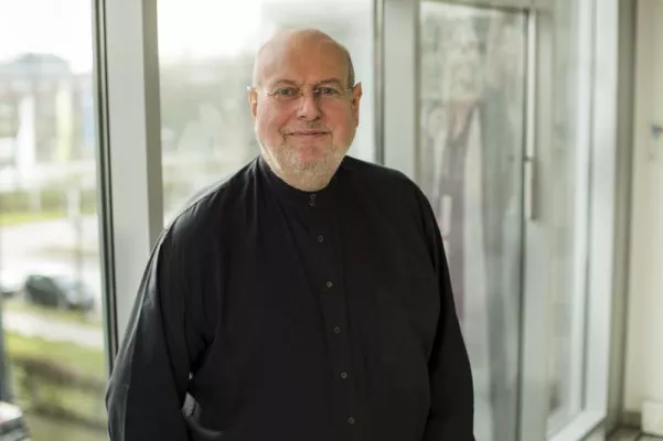 Bild: APOLLON Hochschule: Hochschulpräsident Prof. Dr. Bernd Kümmel verabschiedet sich