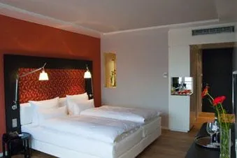 DER VARTA-FÜHRER - Hotel der Woche: Parkhotel Stuttgart Messe-Airport Bild: DER VARTA-FÜHRER - Hotel der Woche: Parkhotel Stuttgart Messe-Airport