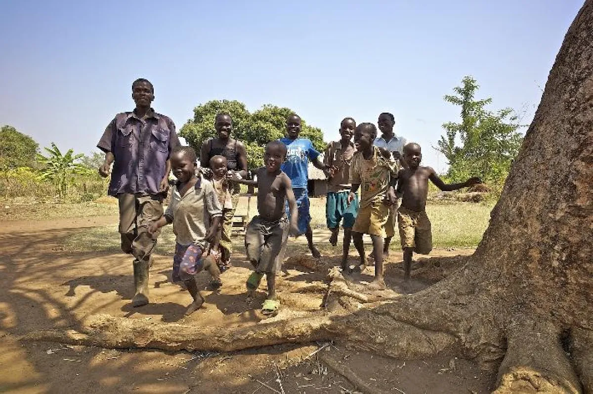 Zufriedene Bauernfamilie im Cotonea-Projekt