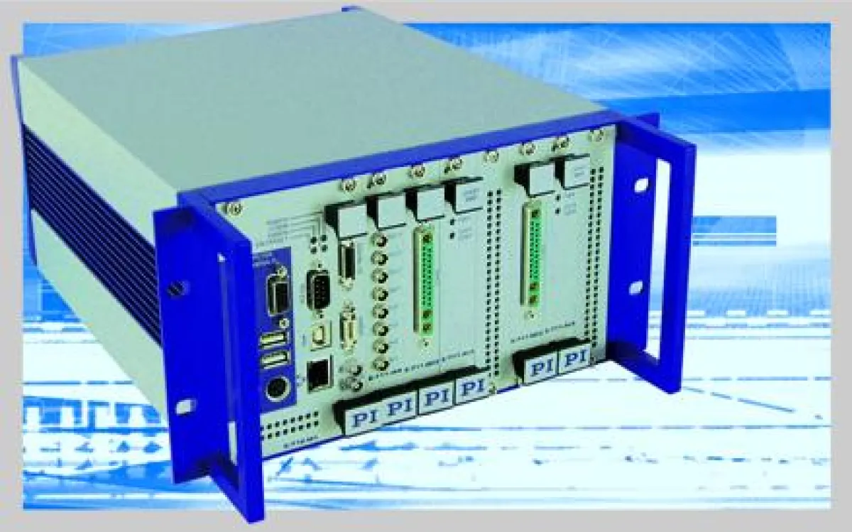 E-712 modularer Digitalcontroller für Nanopositioniersysteme mit bis zu 6 Achsen