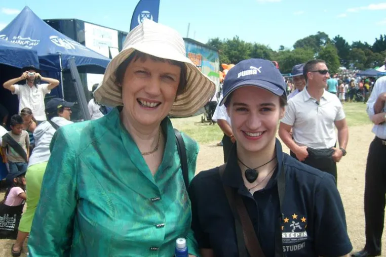 Bild: Ein Foto mit Helen Clark - STEP IN vergibt Teilstipendien zum Schulaufenthalt in Neuseeland und Kanada