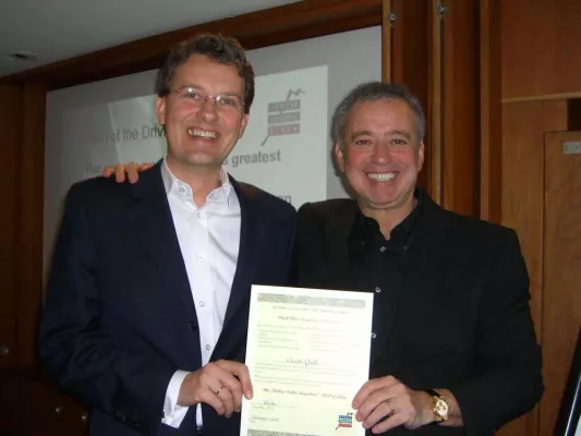 Bild: Guido Quelle als erster Deutscher in „Million Dollar Consultant Hall of Fame“ aufgenommen