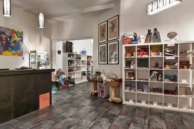 Die Fachfrau eröffnet in Berlin und bietet originelle Weihnachtsgeschenke von Berliner Kreativen Bild: Die Fachfrau eröffnet in Berlin und bietet originelle Weihnachtsgeschenke von Berliner Kreativen