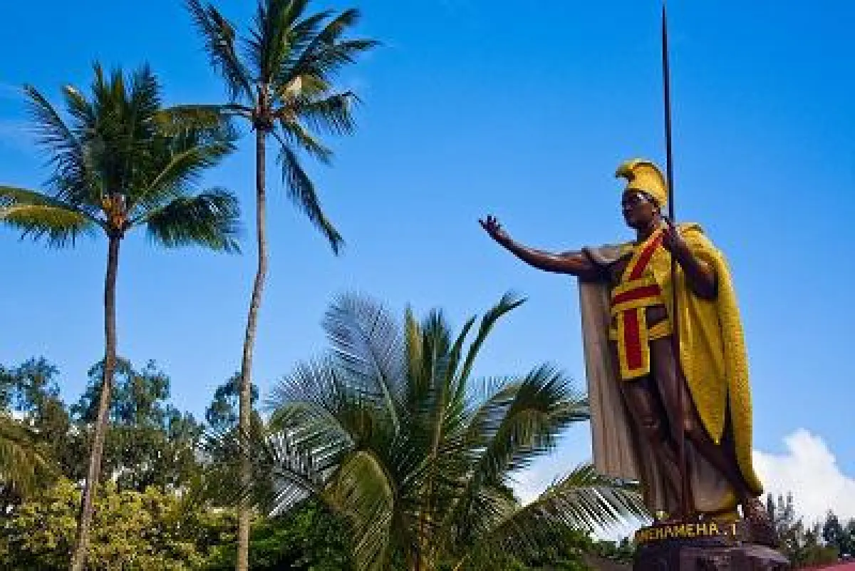 Kamehameha Statue (c) Hawaii Tourism Authority