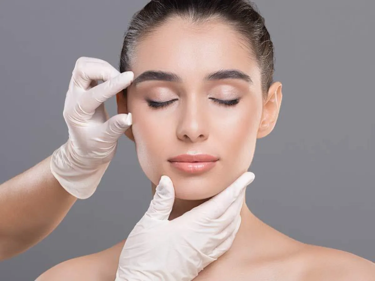 myBody GeKIS 2/20: Schönheits-OPs - Gestern teuer, heute billig? Foto: Prostock studio/shutterstock