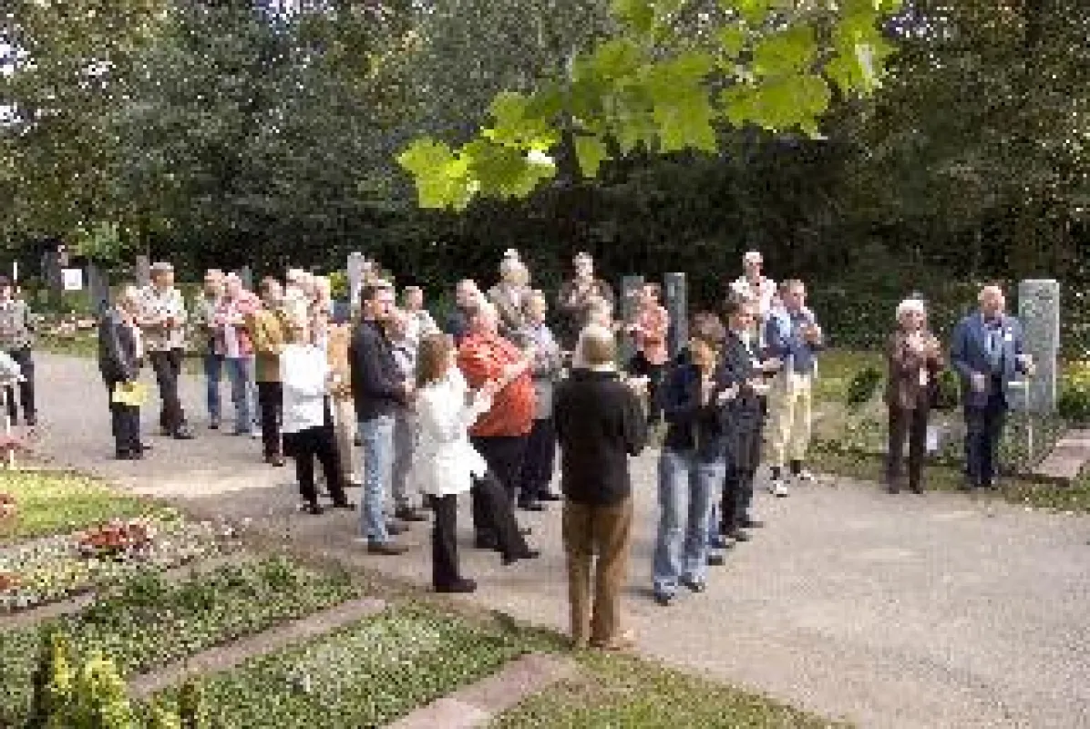Ein klassisches Angebot zum Tag des Friedhofs sind Führungen, die auf die Besonderheiten des Friedhofs Bezug nehmen.
