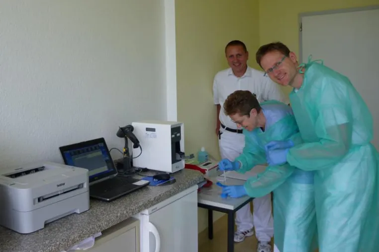 Sicherheit in 70 Minuten: MEDIAN Orthopädische Klinik Braunfels arbeitet mit neuem MRSA-Schnelltest Bild: Sicherheit in 70 Minuten: MEDIAN Orthopädische Klinik Braunfels arbeitet mit neuem MRSA-Schnelltest