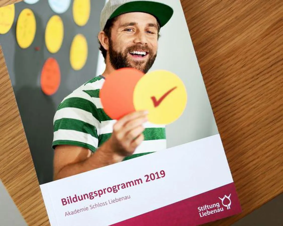 Neu erschienen: Das Bildungsprogramm der Akademie Schloss Liebenau