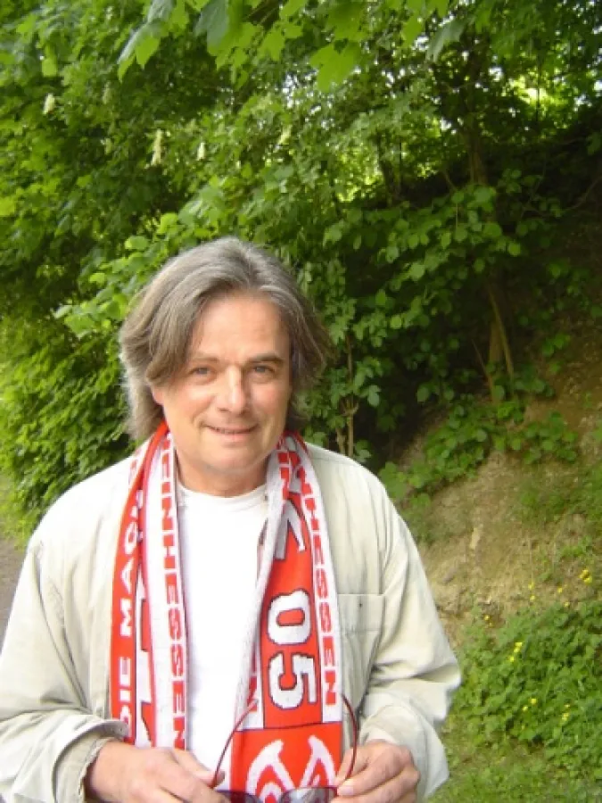 Werner Aurin im Fan-Outfit