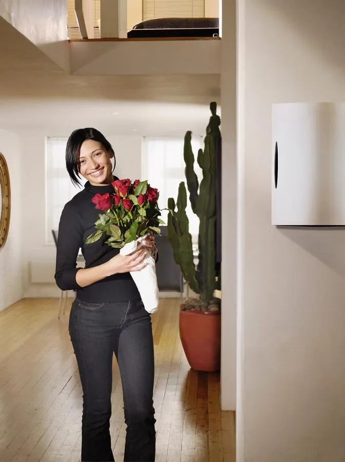 Wer würde vermuten, dass sich in diesem Bild ein Stromkreisverteiler versteckt? ?art line? ist ein elegantes Detail im Innendesign. Foto: Striebel & John, Sasbach.