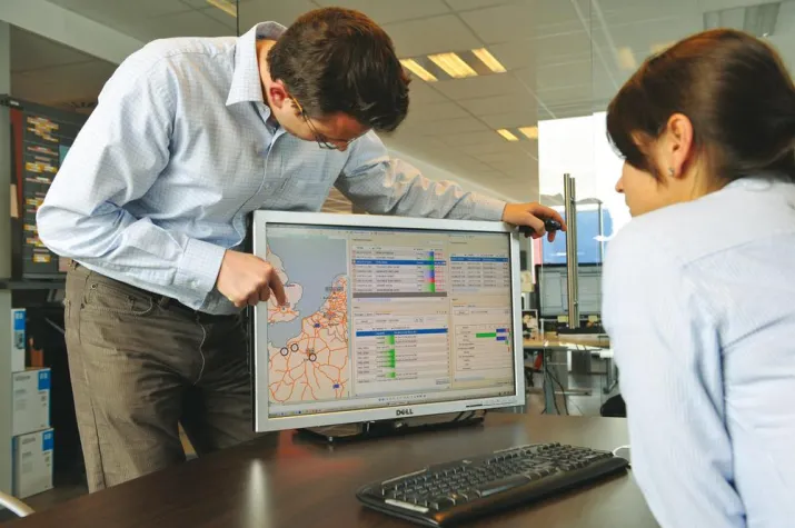 H. Essers Spedition kontrolliert Kühlaufliegertemperaturen mit Telematikmodul TX-MAGELLAN COLD von Transics Bild: H. Essers Spedition kontrolliert Kühlaufliegertemperaturen mit Telematikmodul TX-MAGELLAN COLD von Transics