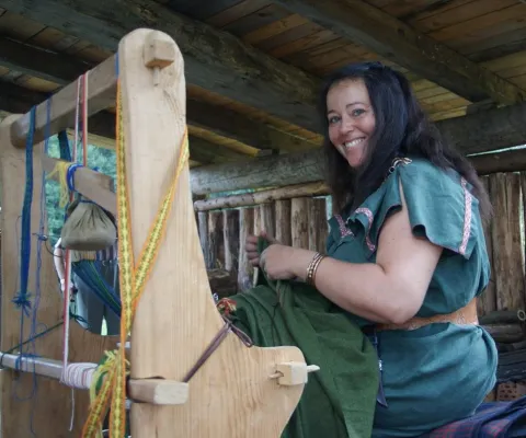Aktionstag „Schminke und Schmuck – keltisches Frauenleben“ im Archäologiepark Altmühltal Bild: Aktionstag „Schminke und Schmuck – keltisches Frauenleben“ im Archäologiepark Altmühltal