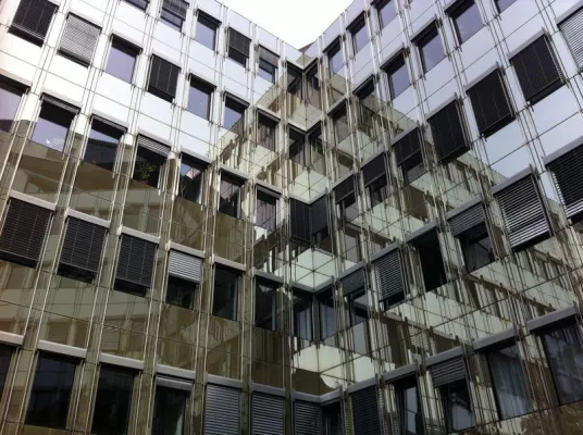 Bild: Ein heller Stern über Berlin - Fensterbauer aus der Hauptstadt zeigen wie es geht