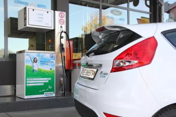 Bild: 50. Schweizer Autogastankstelle in Spiez eröffnet