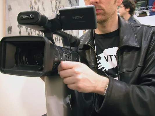 Bild: VernissageTV feiert 1 Million Downloads