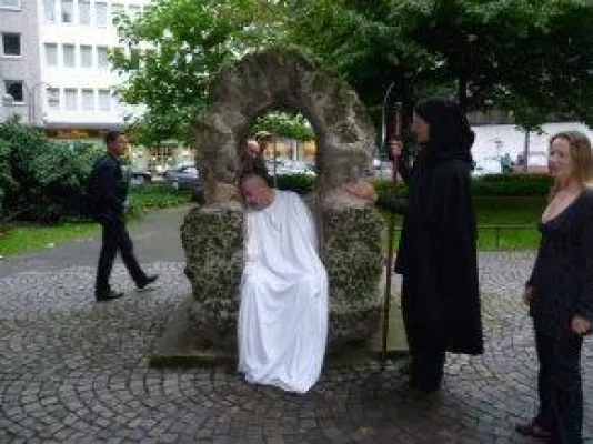 Henkerstour Köln - Nachtführung mit dem Henker und dem singendem Operetten Geist! Bild: Henkerstour Köln - Nachtführung mit dem Henker und dem singendem Operetten Geist!