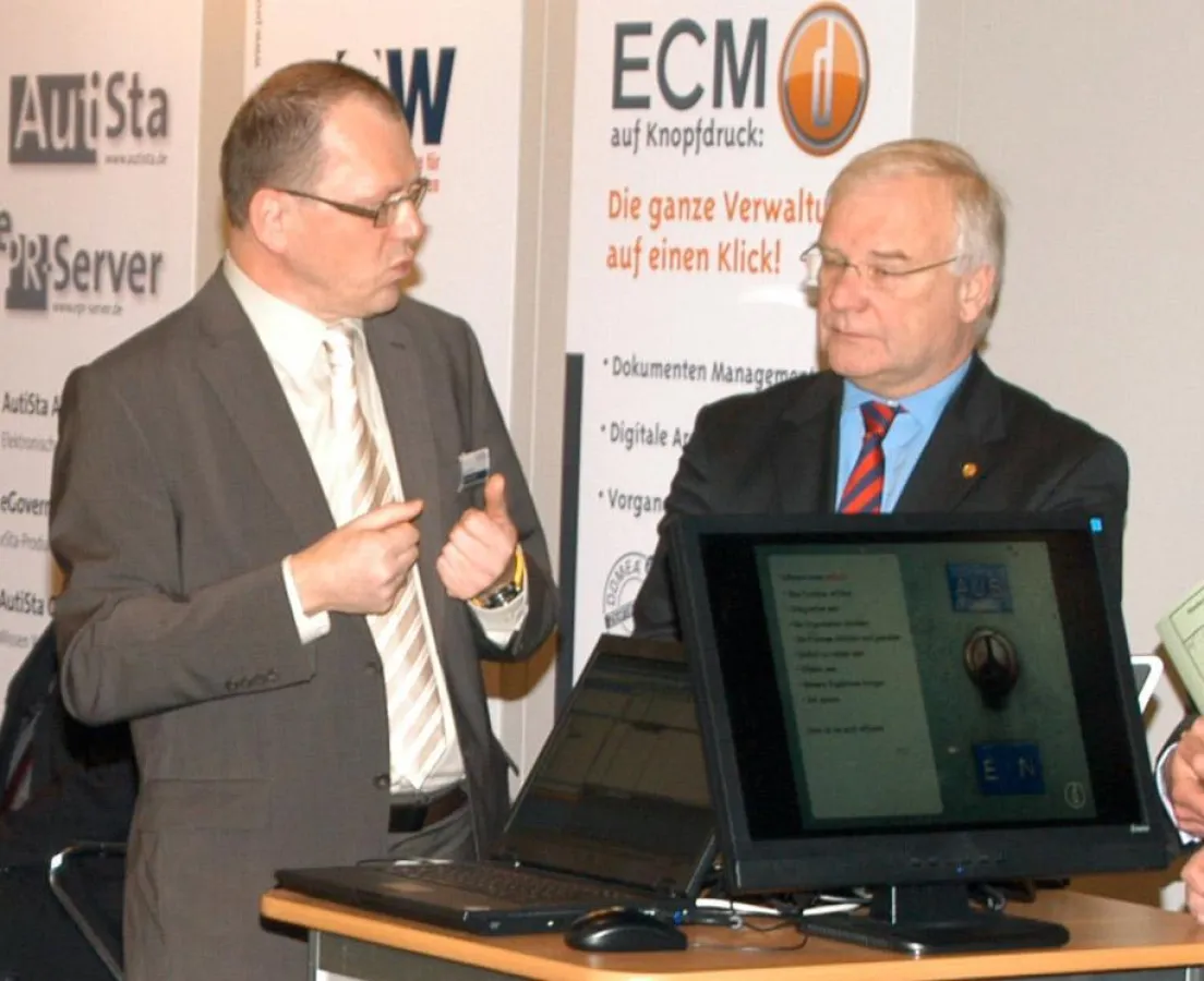 codia-Geschäftsführer Laurenz Stecking im Gespräch mit Niedersachsens Justizminister Bernd Busemann