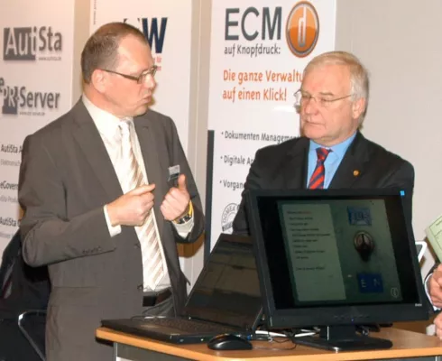 Bild: Niedersächsischer Justizminister Bernd Busemann zu Gast bei codia auf der CeBIT